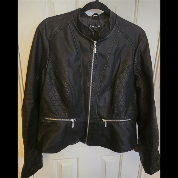 Baccini Jackets & Blazers - EUC Baccini Women's Black Faux Leather Jacket Sz Petite XL